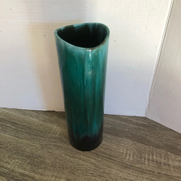 Vtg Blue Mountain Pottery Vase - Picture 1 of 6